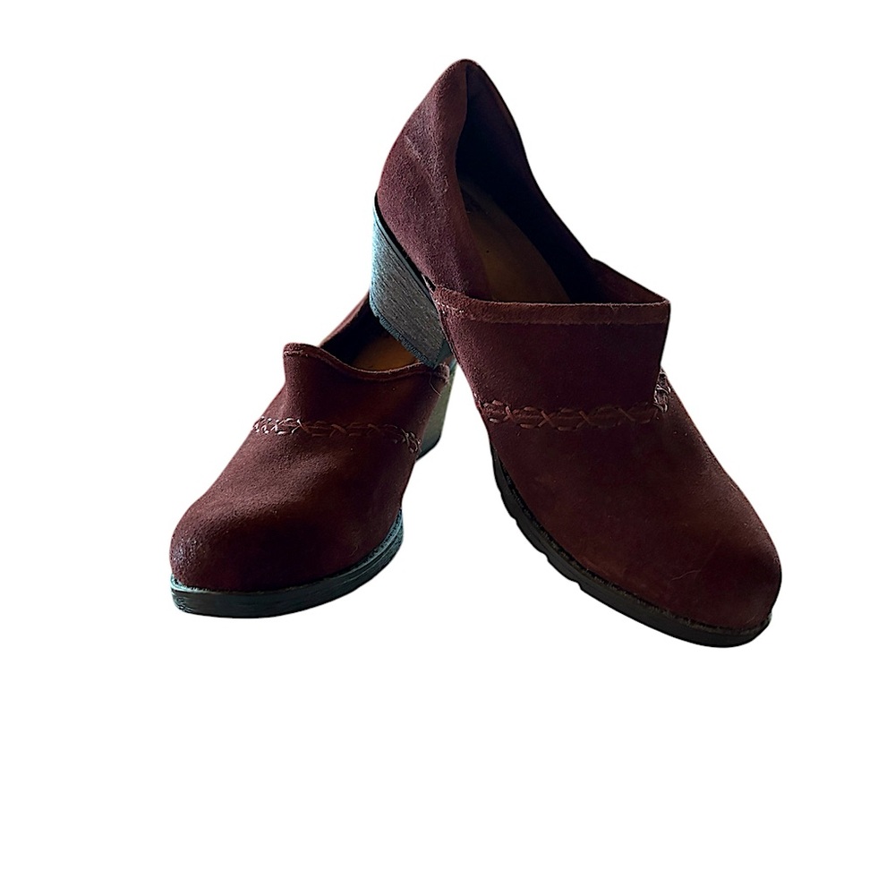 Earth Originis‎ Opal Burgundy Suede Slip-in Clog Shoe. Size 6.5